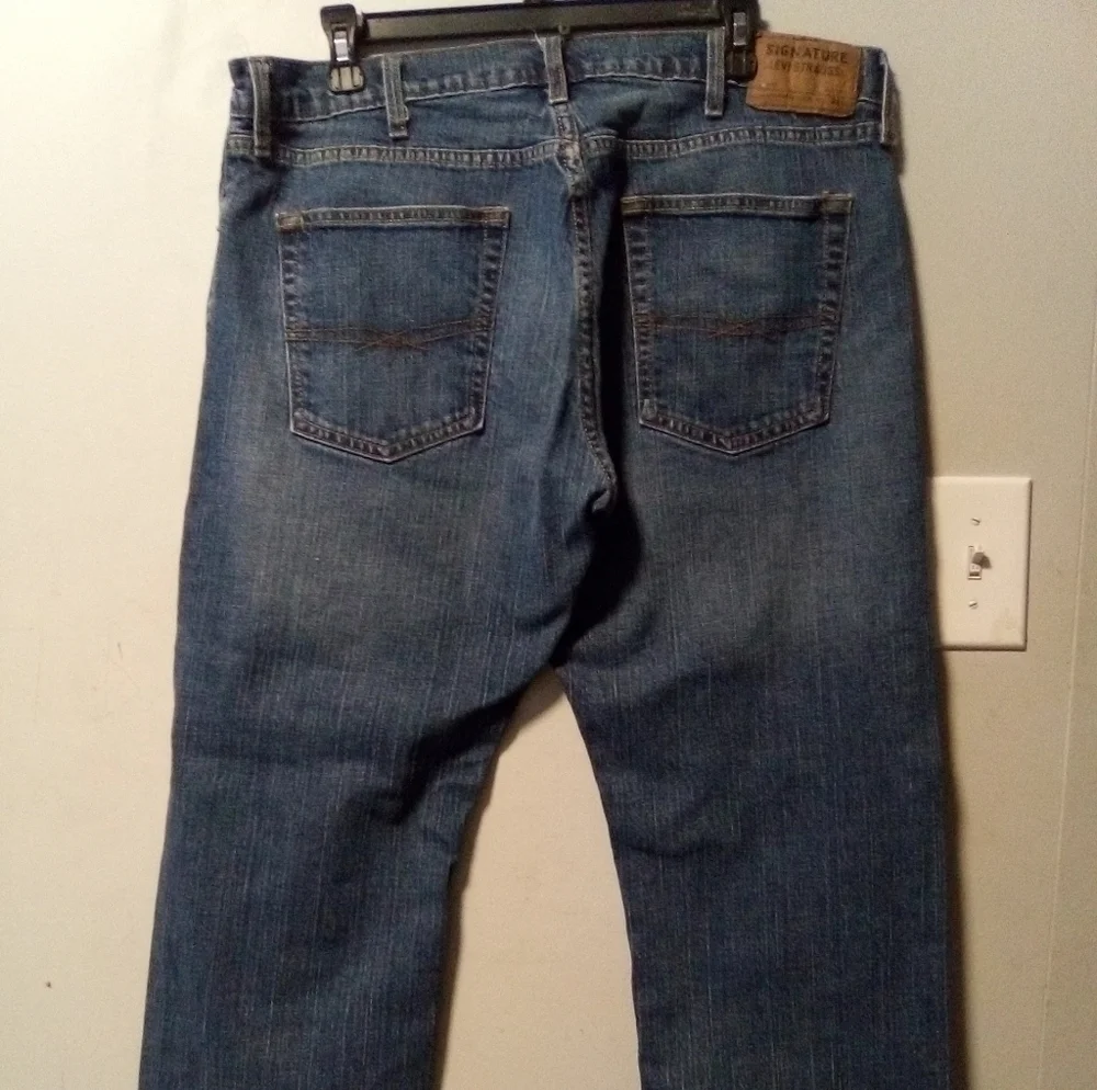Levi's. Men's signature S51 straight leg blue jeans. Size 38X30